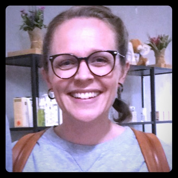 Meet your Posher, Holly - Picture 1 of 1